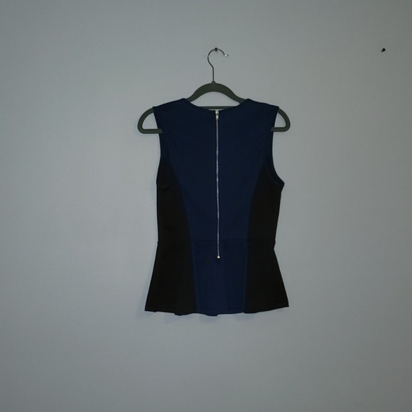 GUESS - Picture 2 of 5